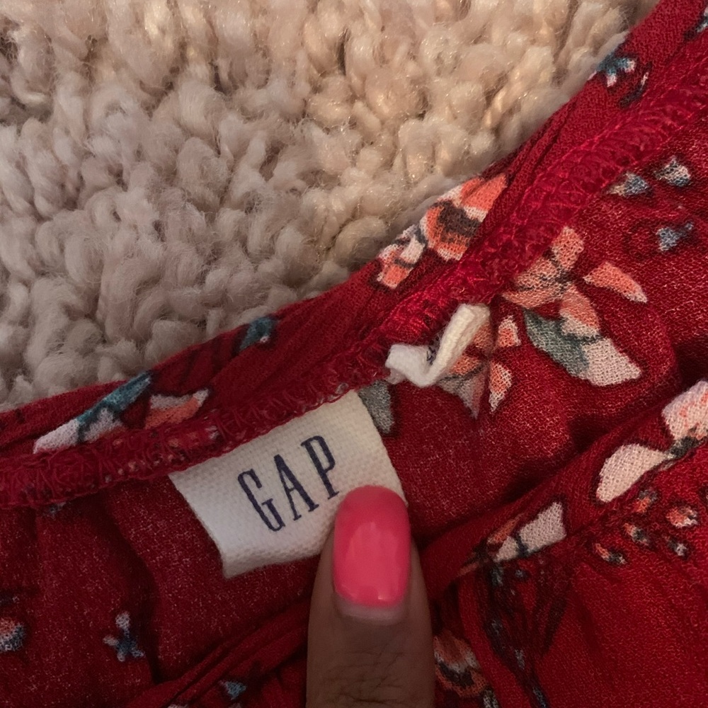 Red flowered GAP blouse - Picture 4 of 4